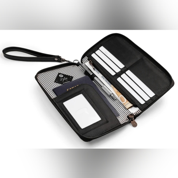 NWOT PKG Travel Clutch Wallet (Victoria) - Picture 4 of 4